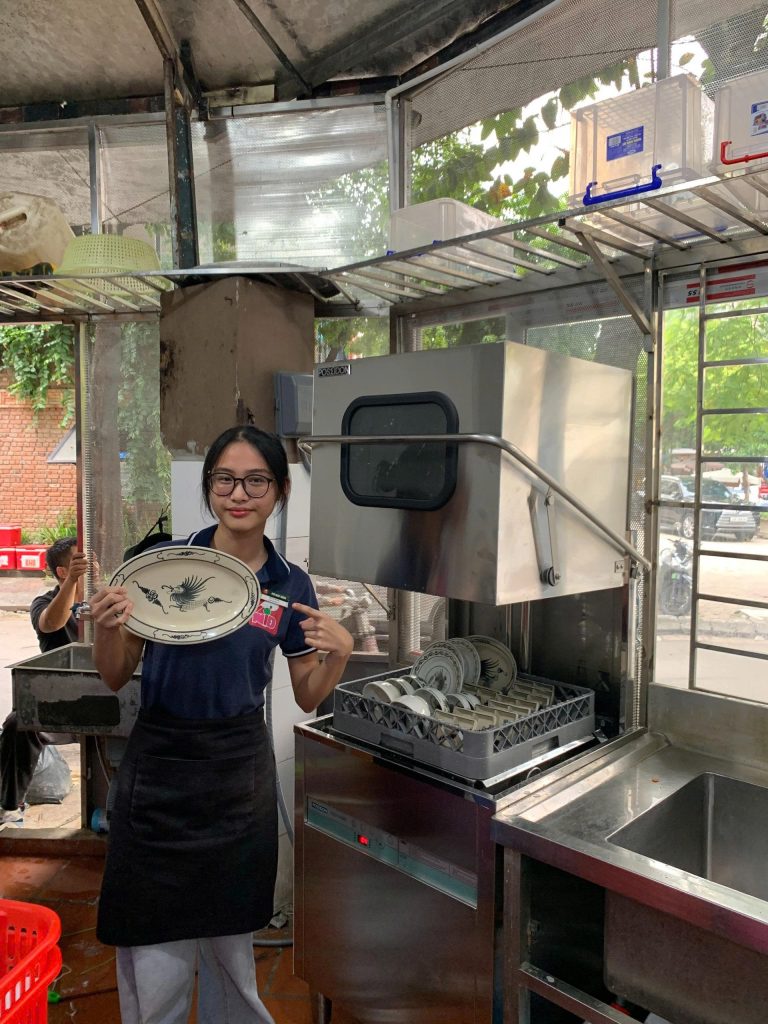 Lợi ích khi sử dụng máy rửa bát cho nhà hàng