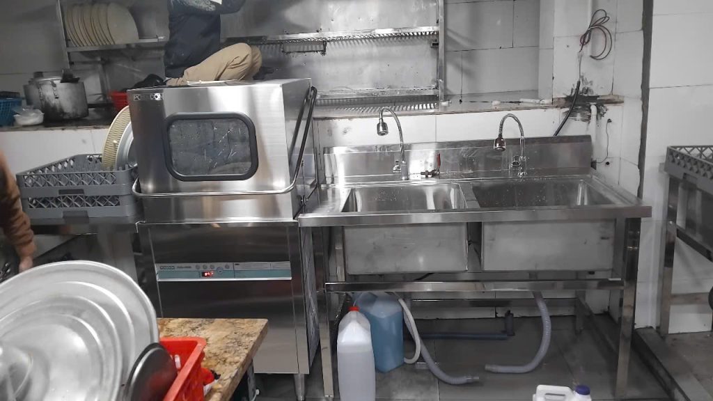 Hướng dẫn sử dụng máy rửa bát công nghiệp đúng cách